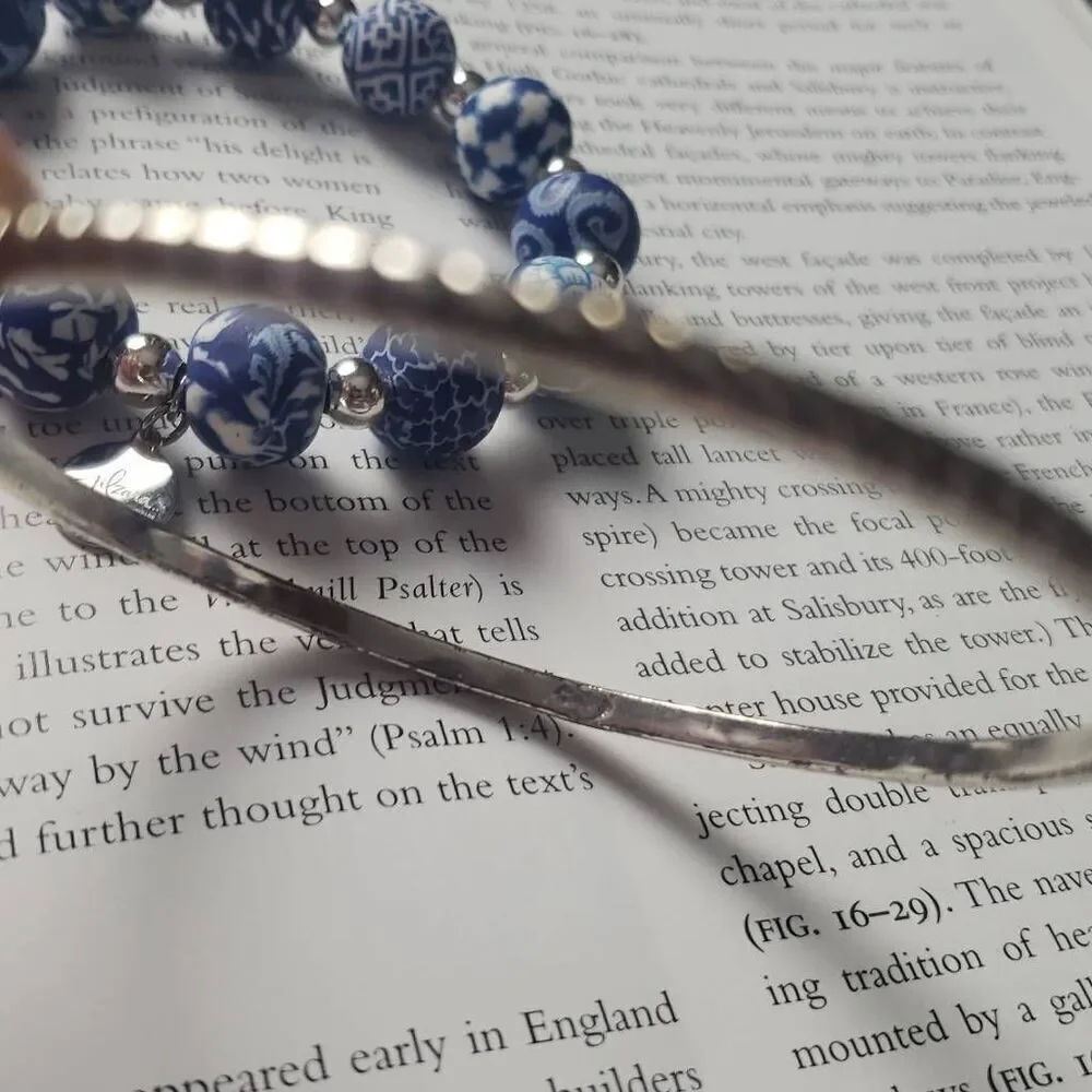 Jilzara Premium Clay‎ Beads with Free Silver Bangle